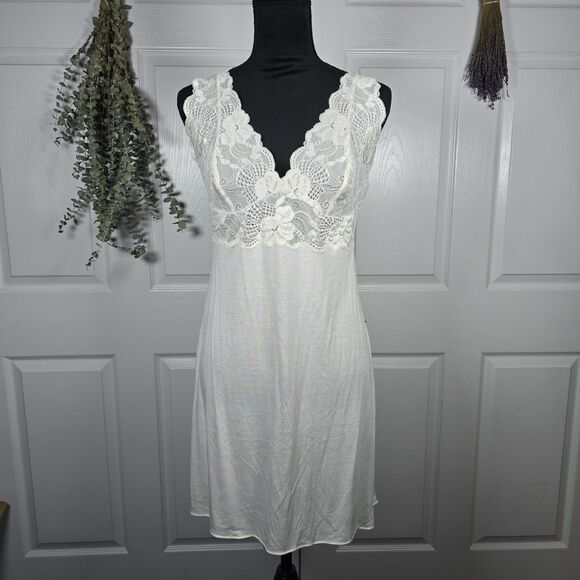 Natori Other - Natori White Sleeveless Nightgown Deep V-neckline Dress Decorative Lace Large